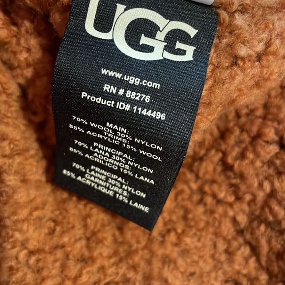 UGG Deann Cloudfluff V Neck Sweater, NWT - Picture 15 of 16